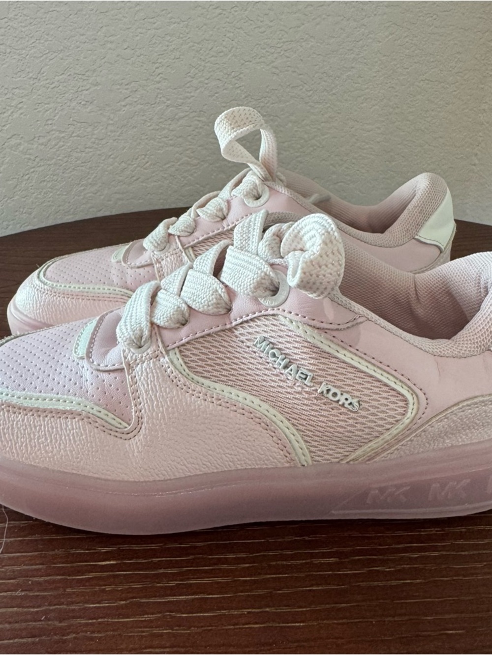 Michael Kors Kids Pink Casual Sneakers Size 2 Girls Shoes - Picture 4 of 10